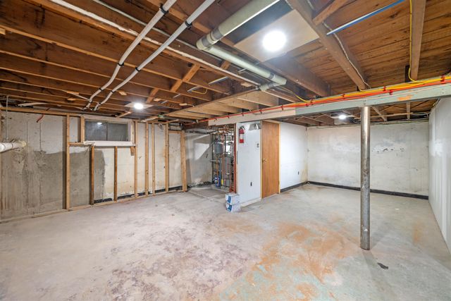 11 Hanson Avenue, Salem, NH 03079