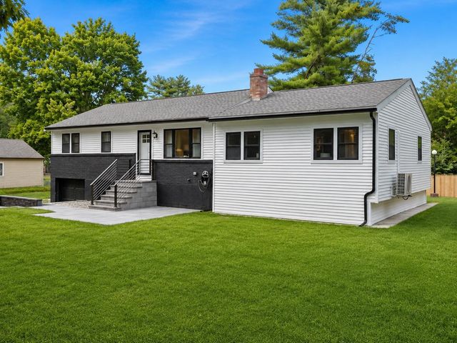 11 Hanson Avenue, Salem, NH 03079