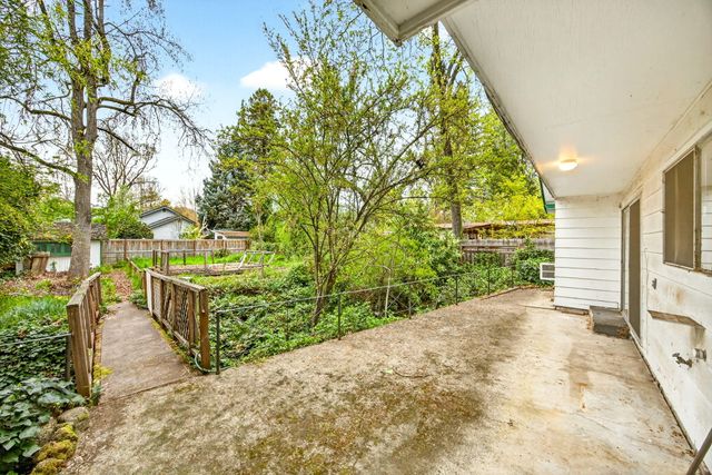 1206 NW Conklin Avenue, Grants Pass, OR 97526