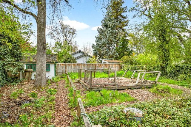 1206 NW Conklin Avenue, Grants Pass, OR 97526