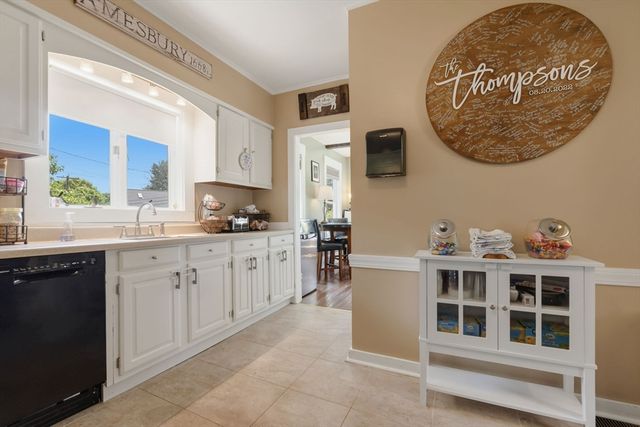 47 Whitehall Rd, Amesbury, MA 01913