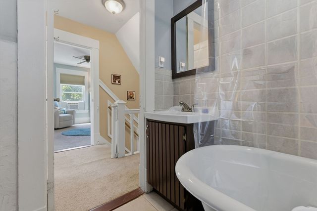 47 Whitehall Rd, Amesbury, MA 01913