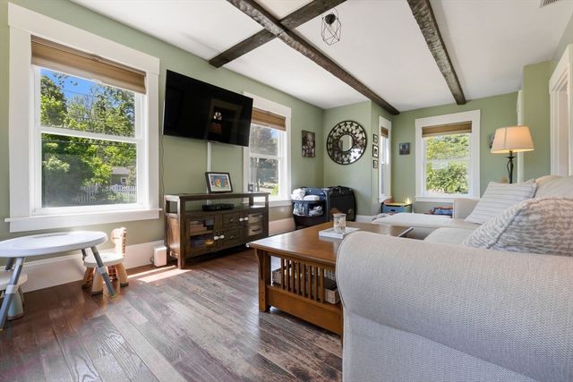 47 Whitehall Rd, Amesbury, MA 01913
