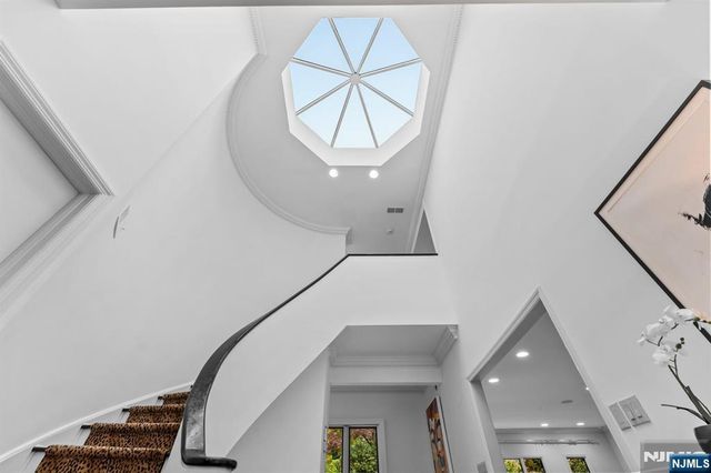 8 Stanton Road, Tenafly, NJ 07670