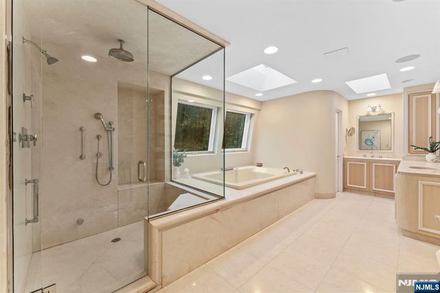 8 Stanton Road, Tenafly, NJ 07670