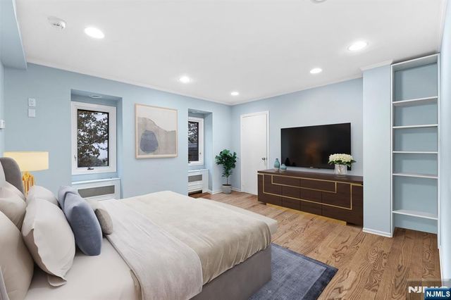 8 Stanton Road, Tenafly, NJ 07670