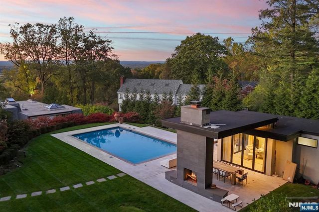 8 Stanton Road, Tenafly, NJ 07670