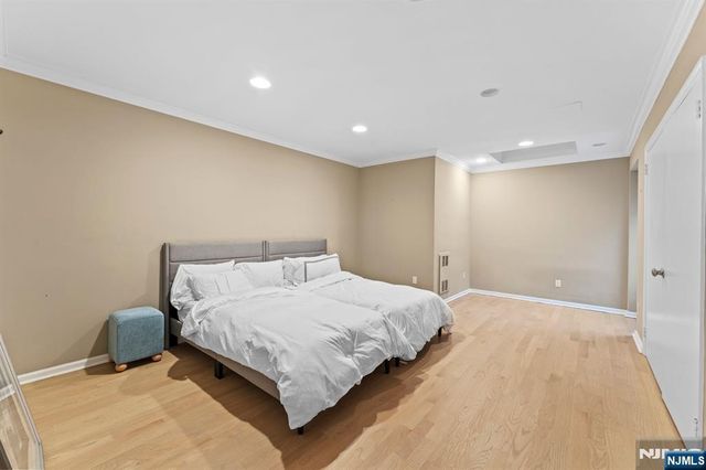 8 Stanton Road, Tenafly, NJ 07670