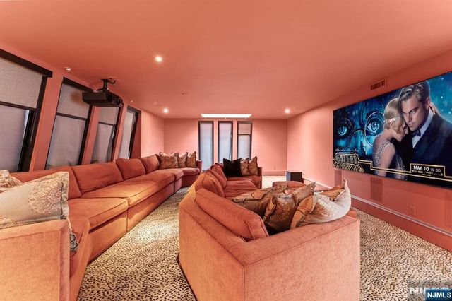 8 Stanton Road, Tenafly, NJ 07670