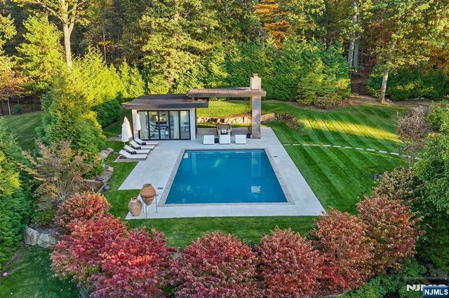 8 Stanton Road, Tenafly, NJ 07670