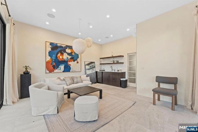 8 Stanton Road, Tenafly, NJ 07670