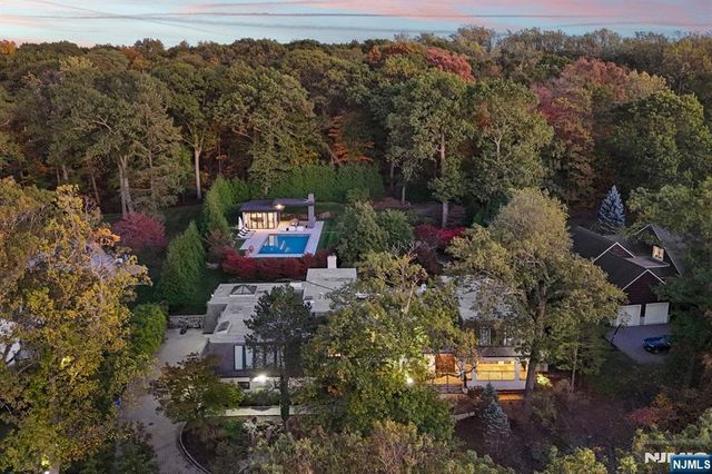 8 Stanton Road, Tenafly, NJ 07670