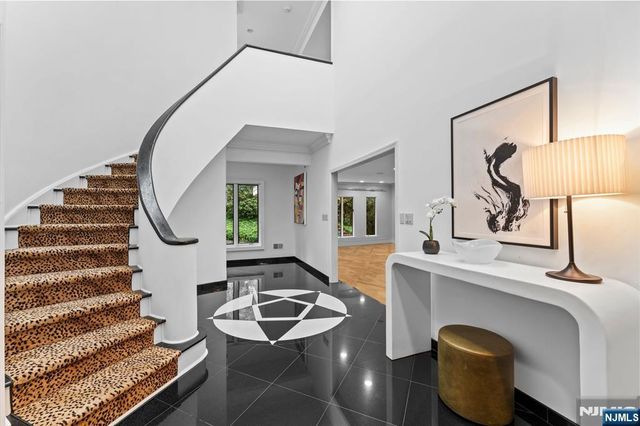 8 Stanton Road, Tenafly, NJ 07670