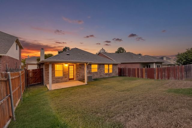 1027 Shackelford Lane, Forney, TX 75126