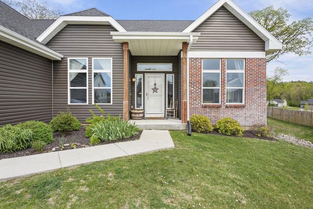 11134 N Lake Woods Drive, Edgerton, WI 53534