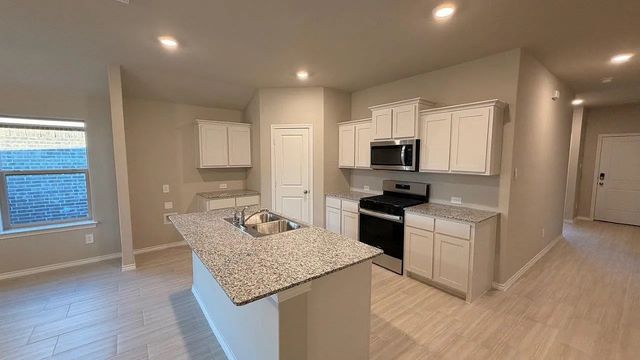 8440 Hollymead Lane, Fort Worth, TX 76131