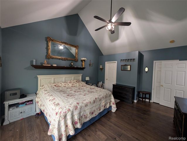 6462 Maple Leaf Court, Burton, MI 48439