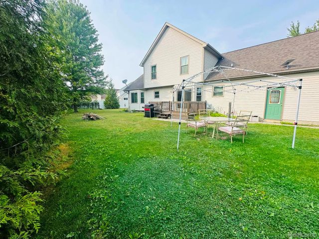 6462 Maple Leaf Court, Burton, MI 48439
