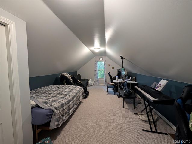6462 Maple Leaf Court, Burton, MI 48439