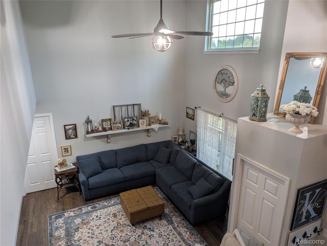 6462 Maple Leaf Court, Burton, MI 48439