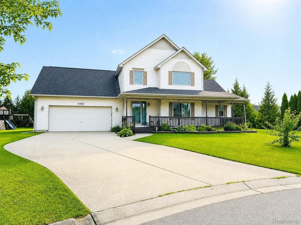 6462 Maple Leaf Court, Burton, MI 48439