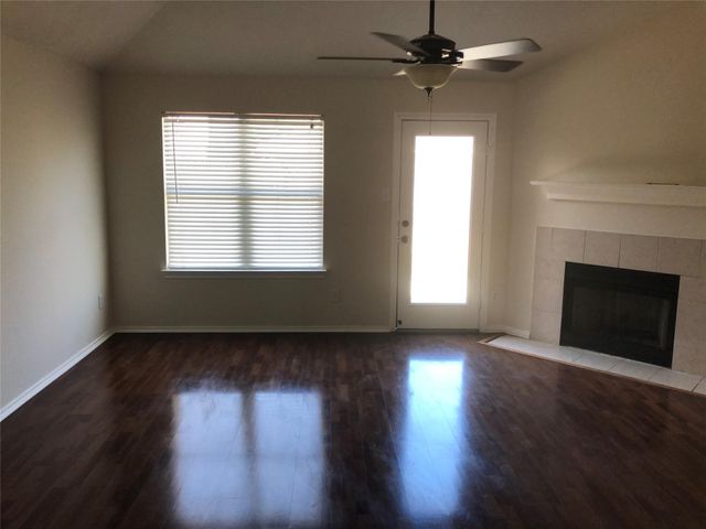 20215 Mammoth Falls Drive, Tomball, TX 77375