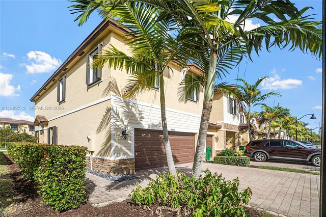 4665 Caspian Way, Davie, FL 33314