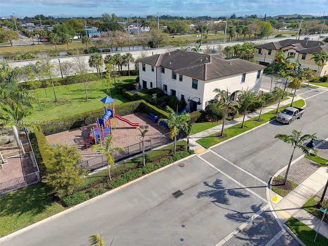 4665 Caspian Way, Davie, FL 33314