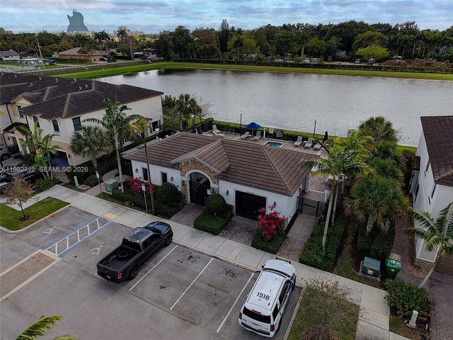 4665 Caspian Way, Davie, FL 33314