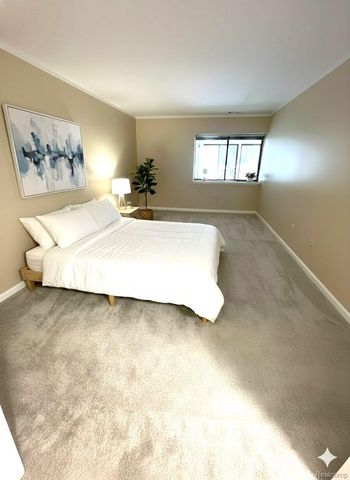 18059 University Park Drive 39, Livonia, MI 48152