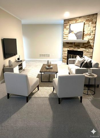 18059 University Park Drive 39, Livonia, MI 48152