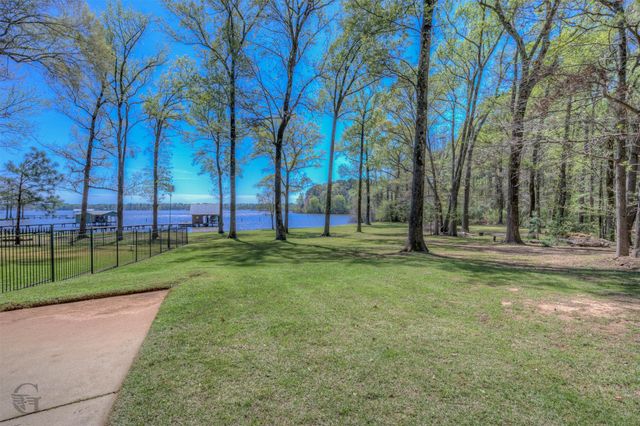 1060 Highway 162, Benton, LA 71006