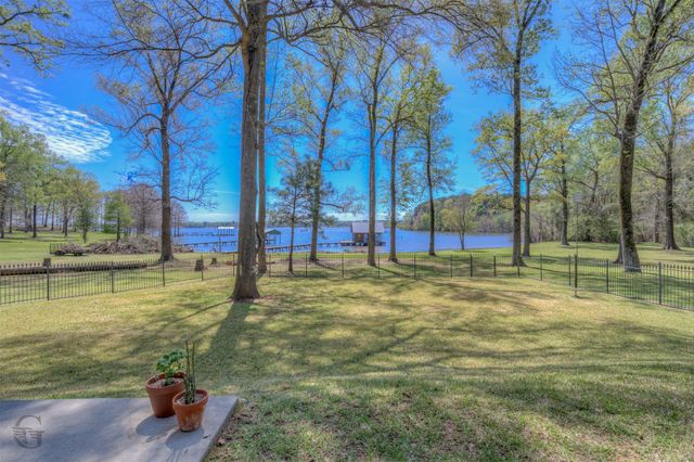 1060 Highway 162, Benton, LA 71006