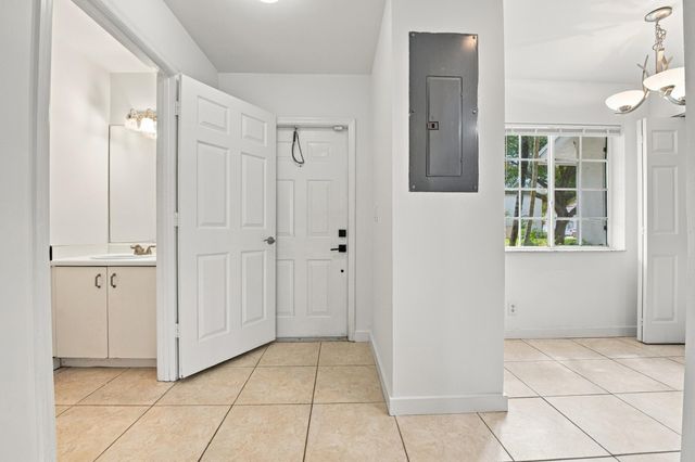4441 SW 11th Place, Deerfield Beach, FL 33442