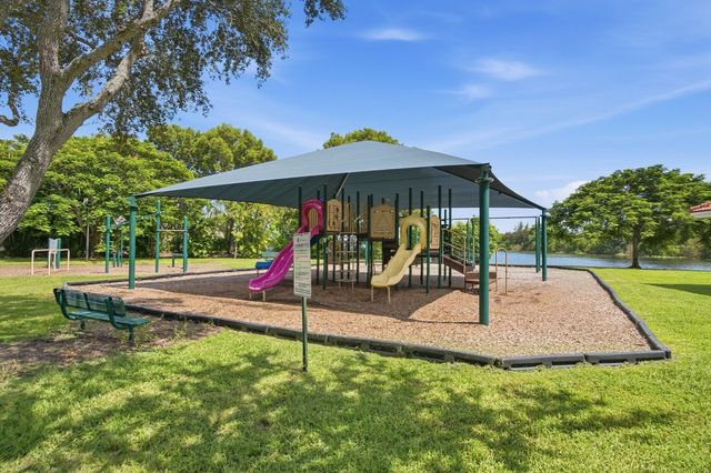 4441 SW 11th Place, Deerfield Beach, FL 33442