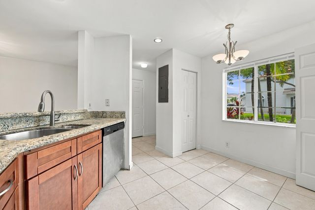 4441 SW 11th Place, Deerfield Beach, FL 33442