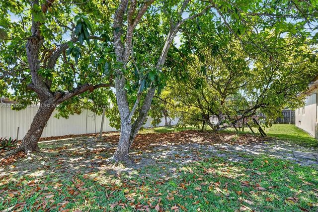 9430 Easter Rd, Cutler Bay, FL 33157