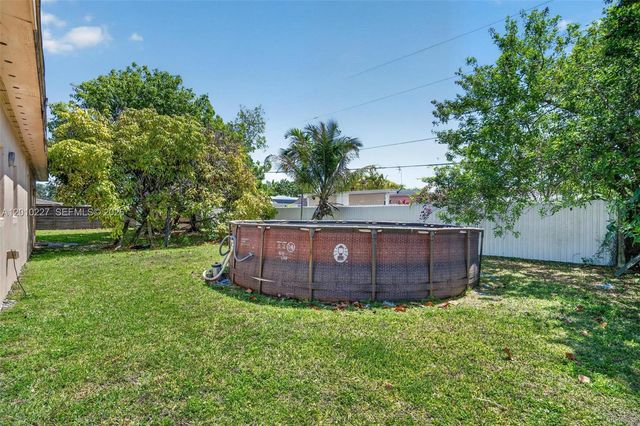 9430 Easter Rd, Cutler Bay, FL 33157