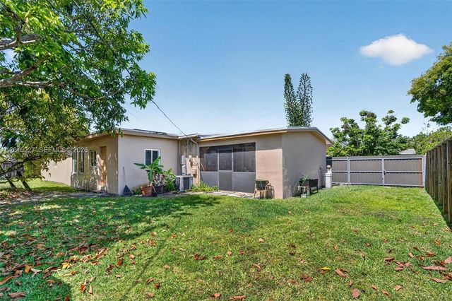 9430 Easter Rd, Cutler Bay, FL 33157