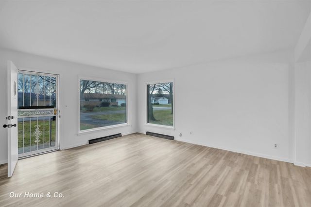 4637 S Gregory Street, Buena Vista Twp, MI 48601