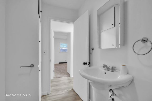 4637 S Gregory Street, Buena Vista Twp, MI 48601