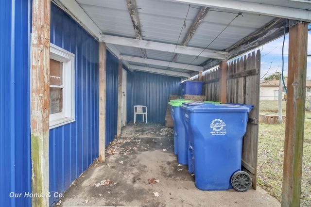 4637 S Gregory Street, Buena Vista Twp, MI 48601