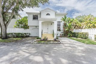 9825 NW 2nd Court, Plantation, FL 33324
