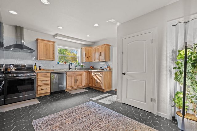 100 Forest Park Place, Hot Springs, AR 71901
