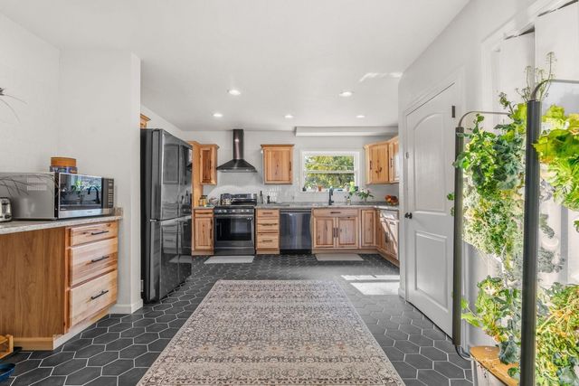100 Forest Park Place, Hot Springs, AR 71901