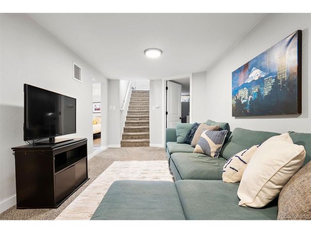 1789 Dallas St, Aurora, CO 80010