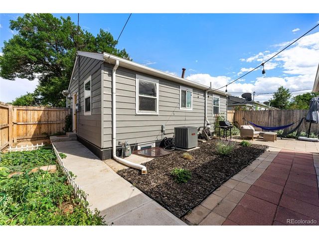 1789 Dallas St, Aurora, CO 80010