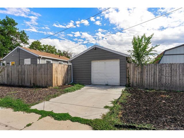 1789 Dallas St, Aurora, CO 80010