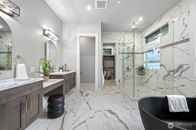 555 Whitecap Road, Bellingham, WA 98229