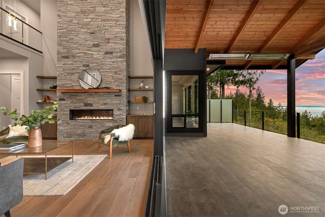 555 Whitecap Road, Bellingham, WA 98229